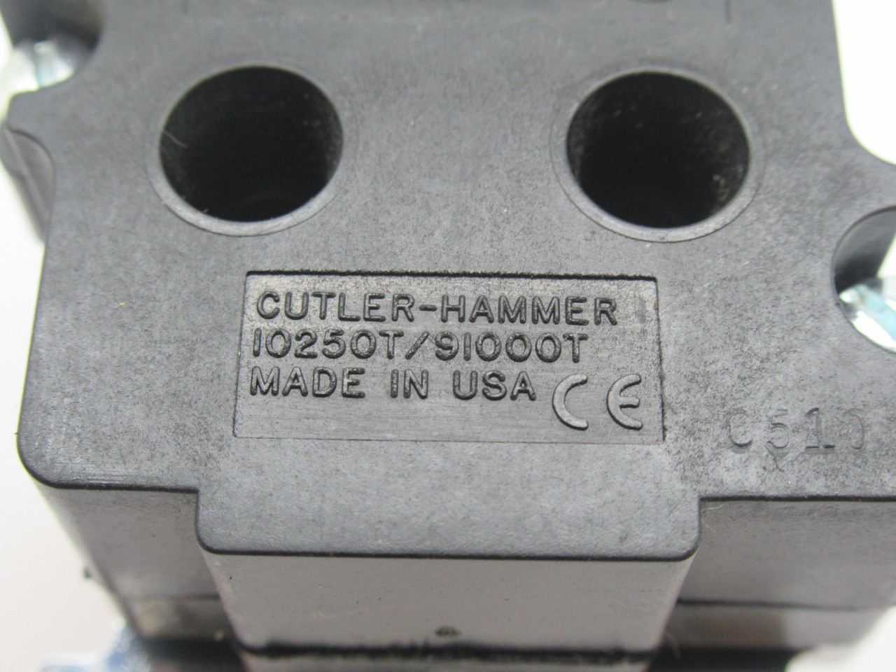 Cutler-Hammer 10250T197LRP2A LED Indicating Light 120V Red Lens USED