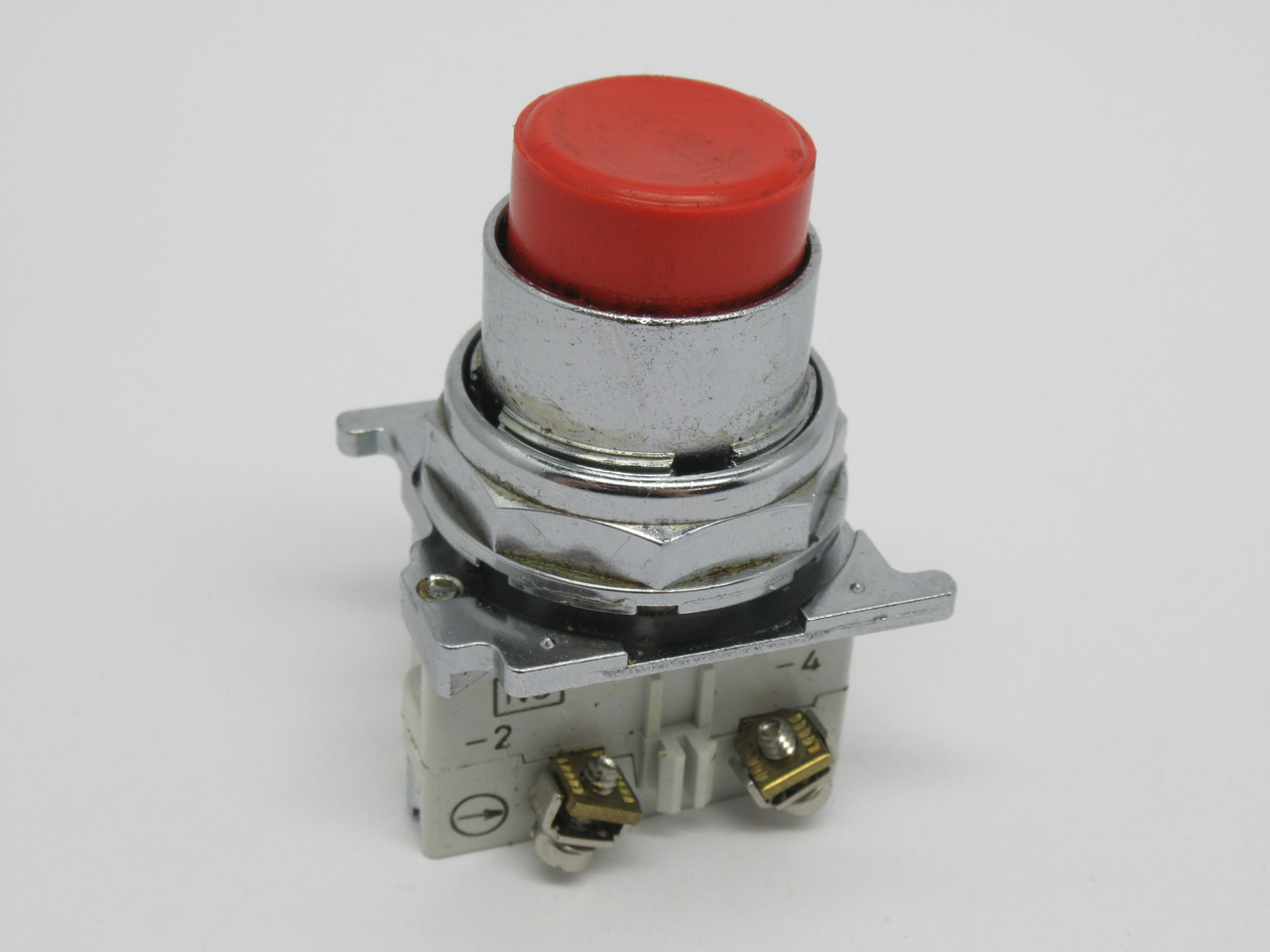 Cutler-Hammer 10250T112-1 Push Button Ser.D2 1NO 1NC Extended Head Red USED