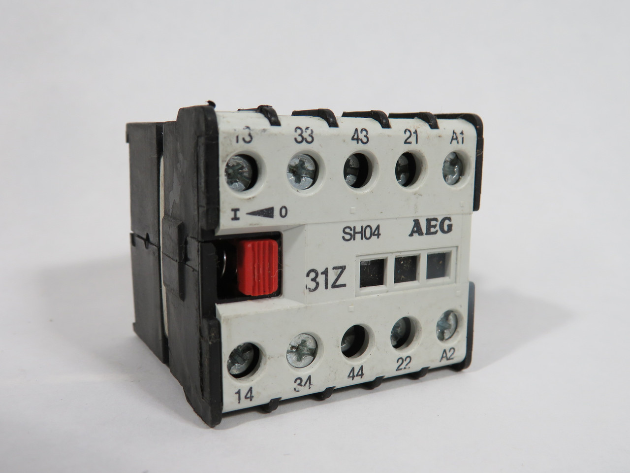 AEG SH04.31Z Auxiliary Contactor 110/120V 50/60Hz 3NO 1NC USED