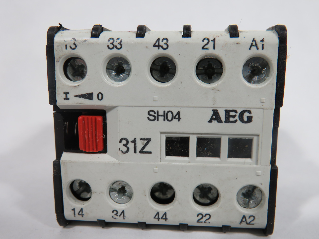 AEG SH04.31Z Auxiliary Contactor 110/120V 50/60Hz 3NO 1NC USED