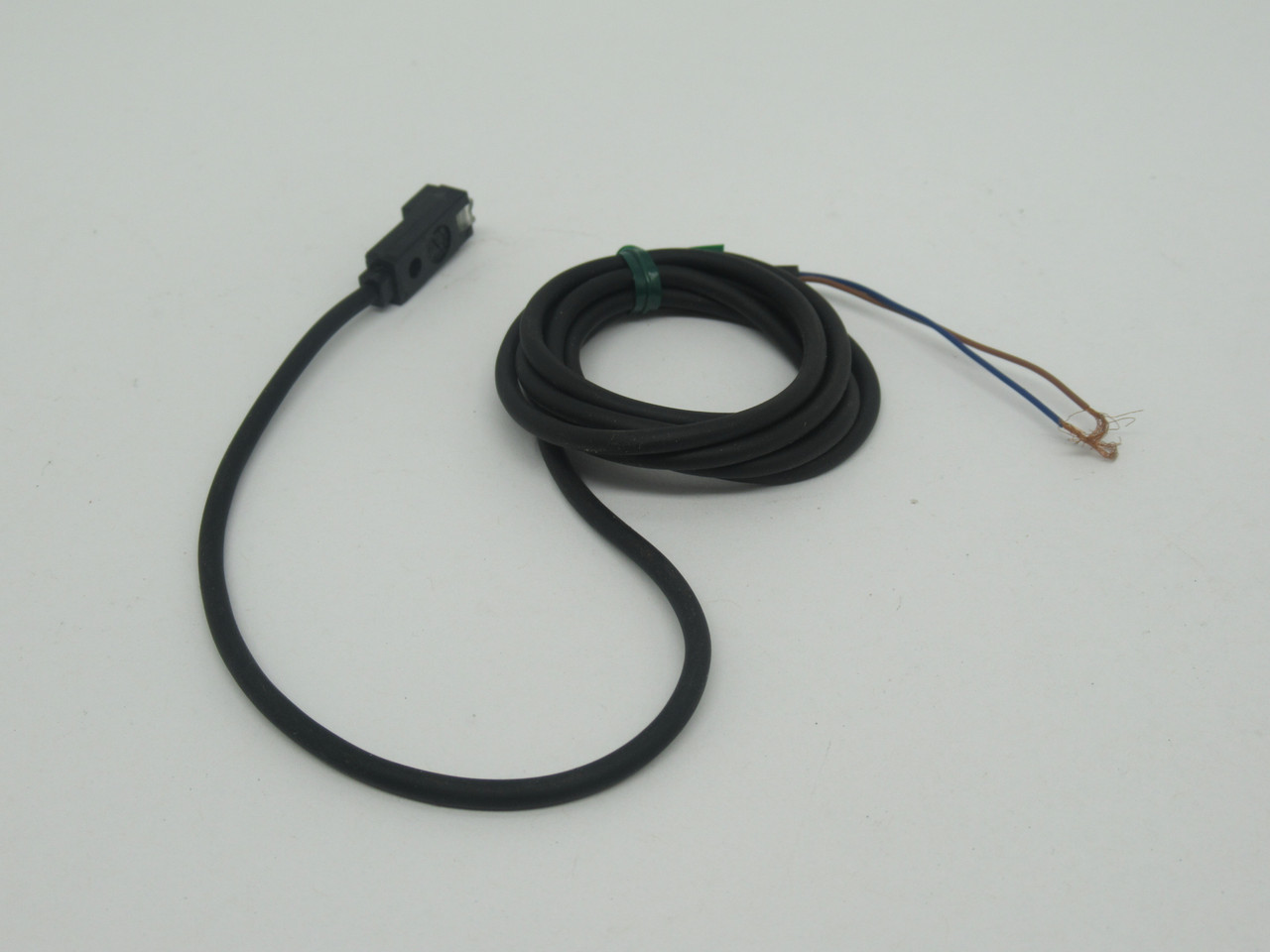 SUNX GXL-8FU Inductive Proximity Sensor 2.5mm Range NPN-NO 1m Length USED