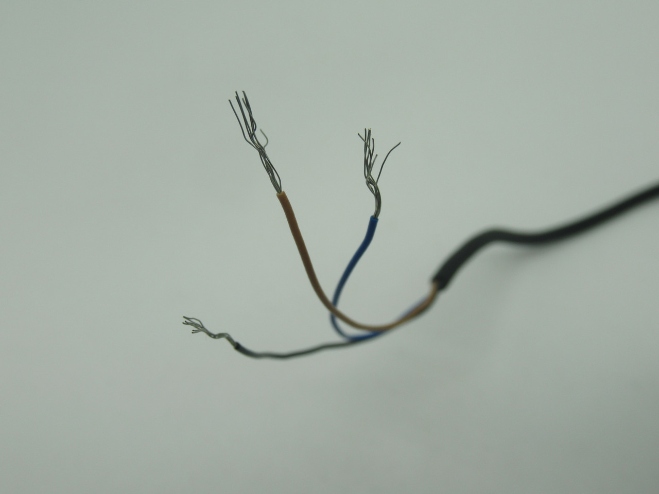 SUNX GXL-8H Proximity Sensor 12-24VDC 15mA 2.5mm Range NPN 4m Length USED