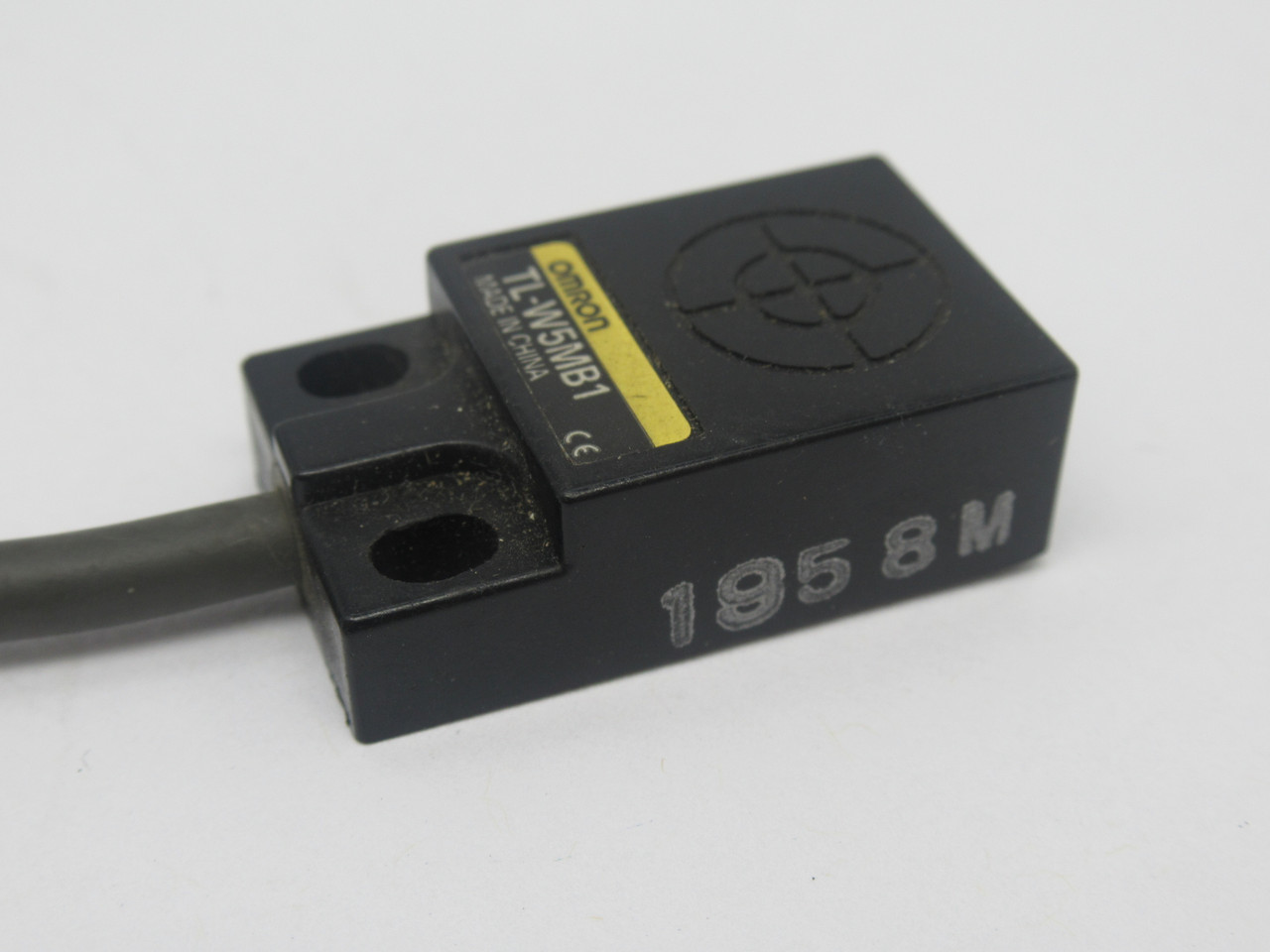 Omron TL-W5MB1 Flat Proximity Sensor 5mm Range PNP-NO 10mA 2m Length USED