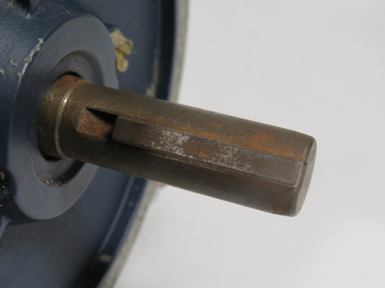 Leeson C4T17FC16B 1/2HP 1725RPM 575V S56 TEFC 3Ph .08FLA 60Hz SHELF WEAR USED