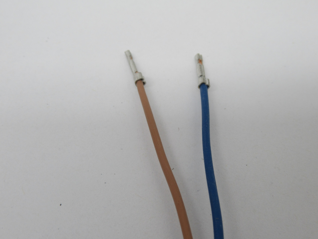 IFM KI0202 Capacitive Sensor 3-15mm Range NO 20-250VAC/DC *DAMAGED BOX* NEW