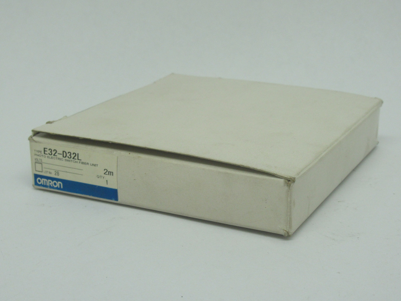 Omron E32-D32L Fiber Optic Reflective Sensor 1050mm Range 2m Length NEW