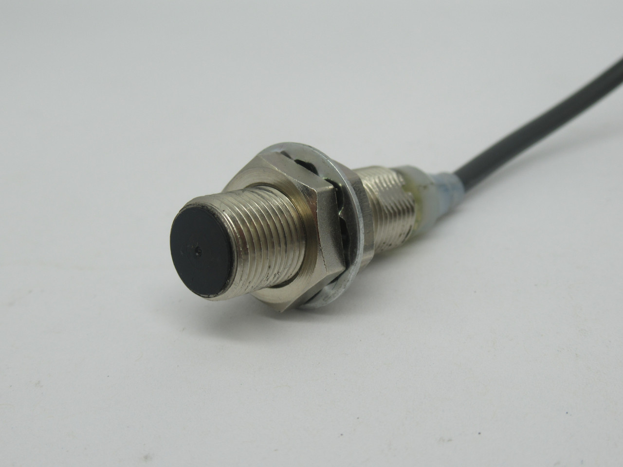 Omron E2A-M12KS04-WP-B1 Inductive Proximity Sensor 4mm Range PNP-NO 2m L USED