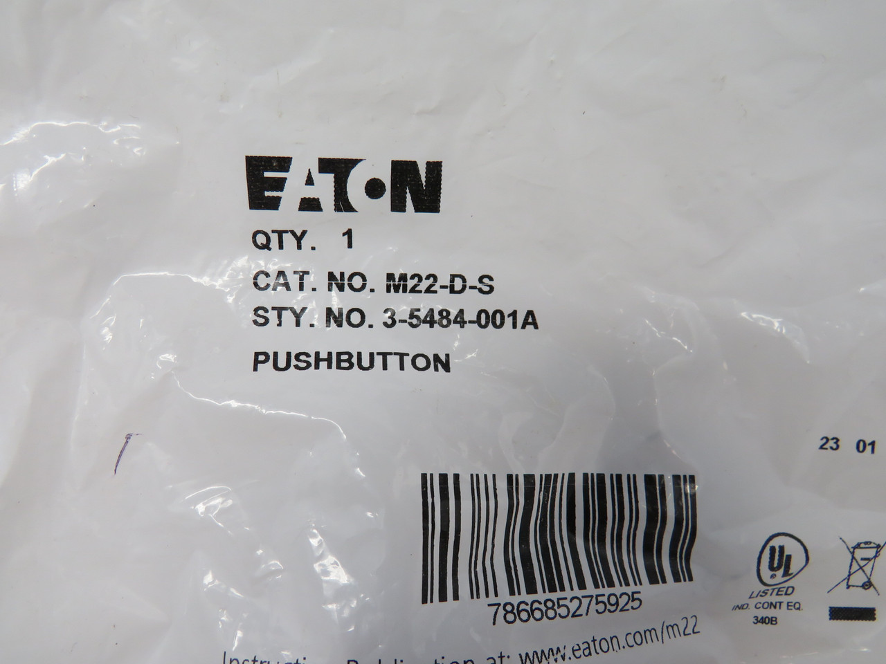 Eaton M22-D-S Black Momentary Push Button Actuator w/Mounting Latch NWB
