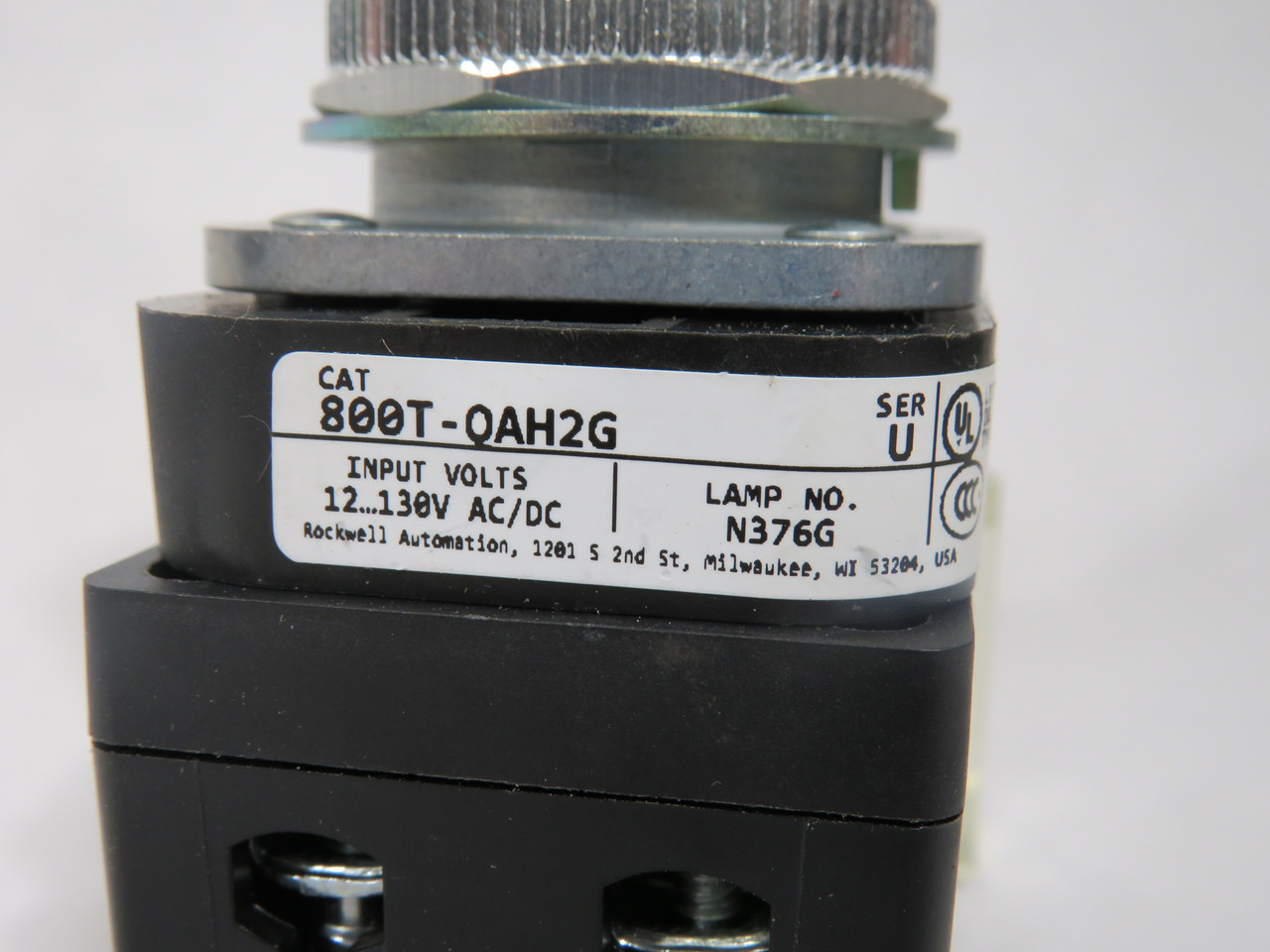 Allen-Bradley 800T-QAH2G Momentary Illuminated Push Button 12-130VAC/DC USED