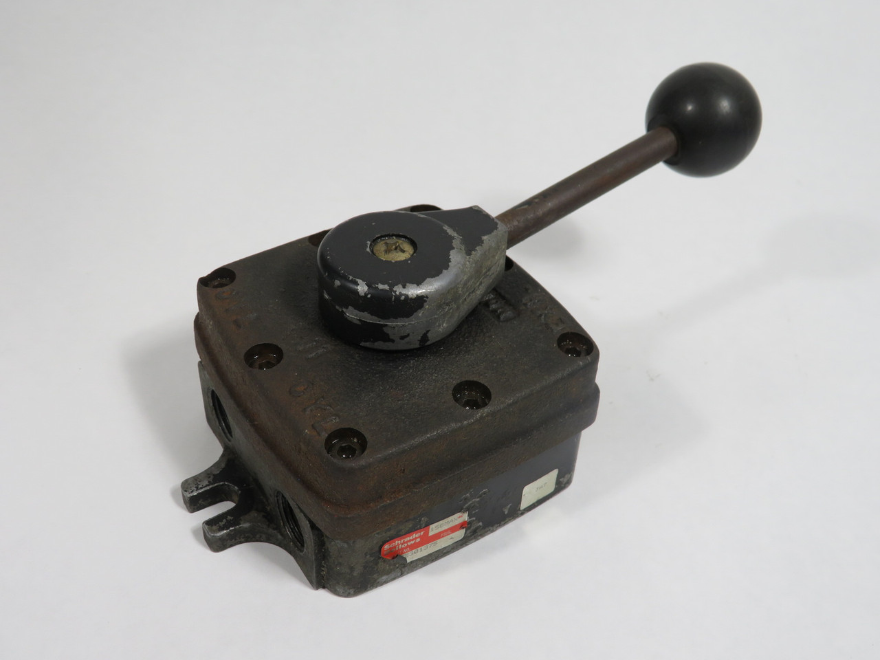 Schrader Bellows 032301375 Sliding Seal Valve 3/8"NPT 3-Pos COSMETIC DAMAGE USED