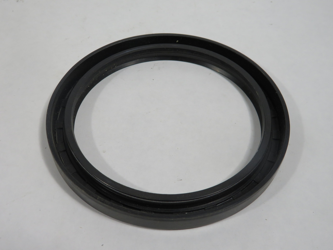 Chicago Rawhide 41433 Oil Seal 130mm OD 105mm ID 12mm W BOX DAMAGE NEW
