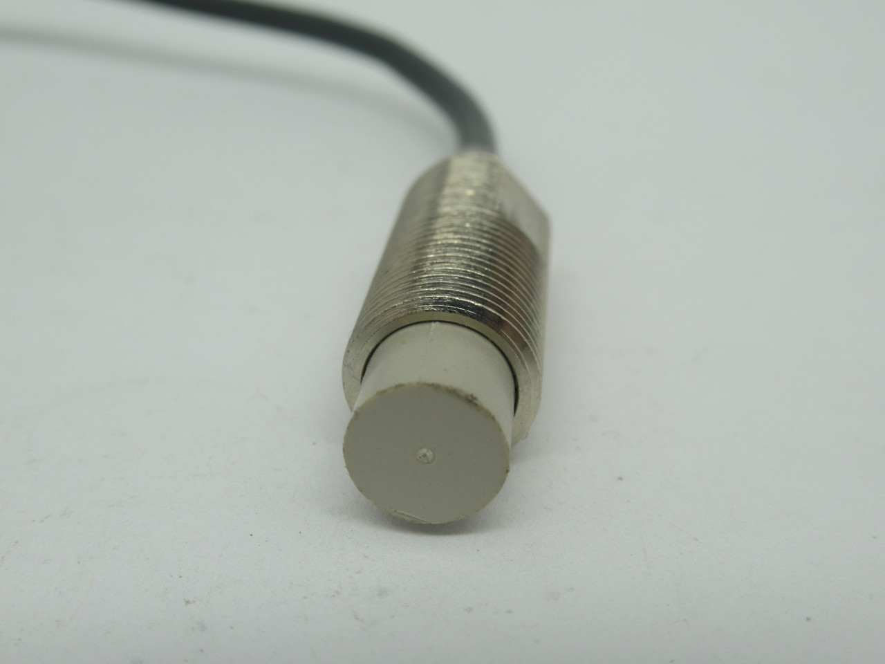 Omron E2E-X5MF1 Inductive Proximity Sensor 5mm Range PNP-NO 2m L SHELF WEAR NOP