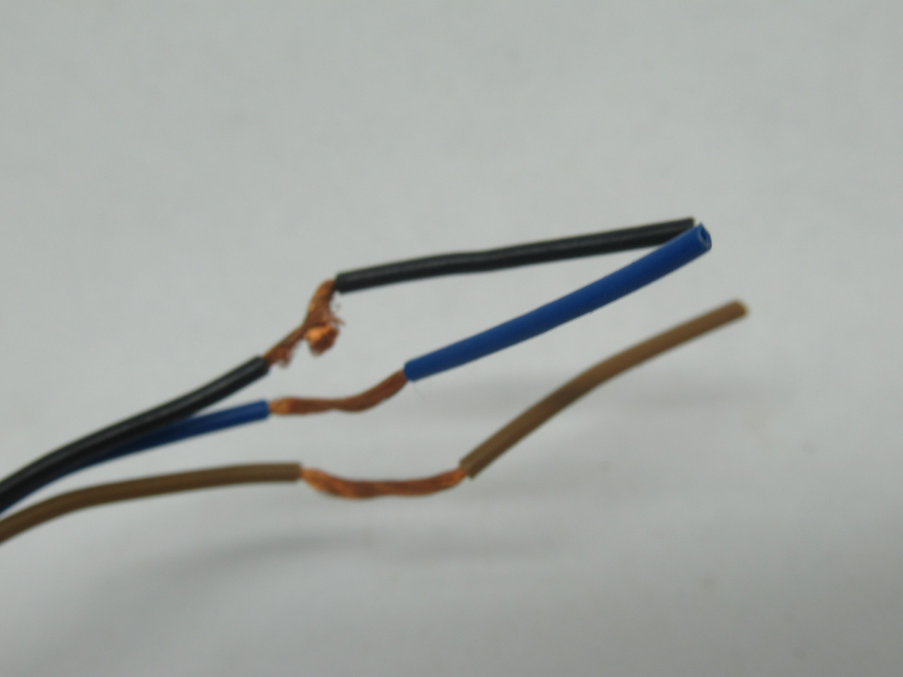 Omron E2E-X5MF1 Inductive Proximity Sensor 5mm Range PNP-NO 2m L SHELF WEAR NOP