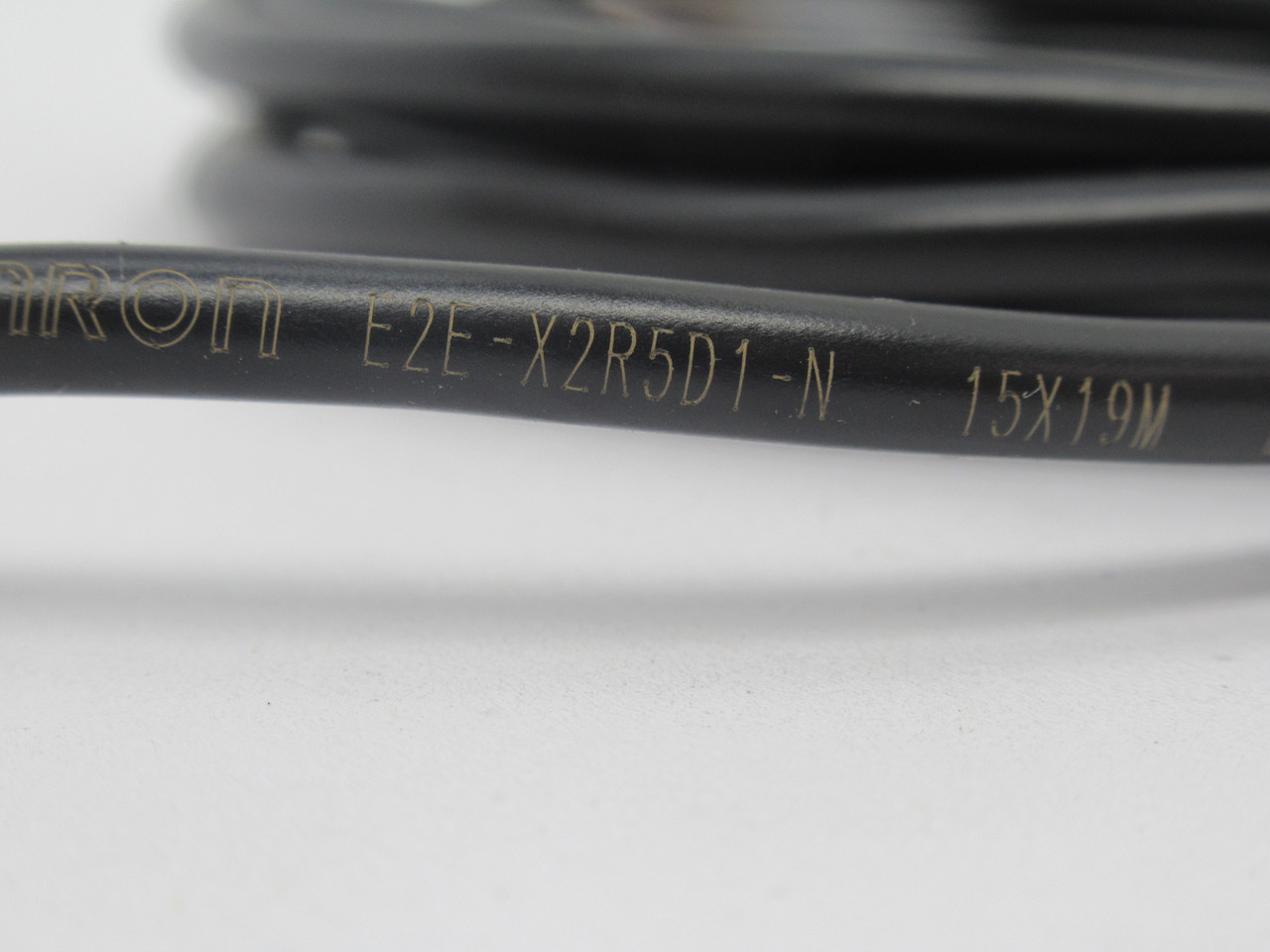 Omron E2E-X2R5D1-N Inductive Proximity Sensor 2.5mm Range NO 2m L NO WASHERS NOP