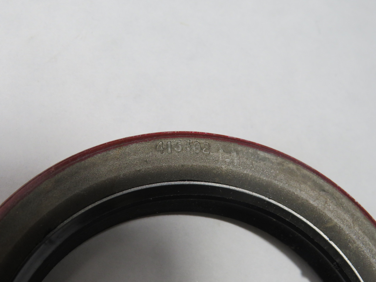 National Federal Mogul 415302 Oil Seal 3-1/2"OD 2-9/16"ID 3/8"W SHELF WEAR NEW