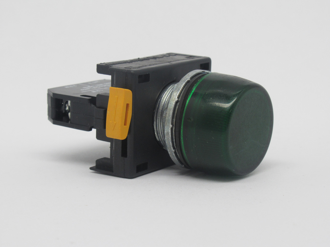 Eaton Cutler-Hammer E22H33X44 Indicating Light LED Green 120VAC USED