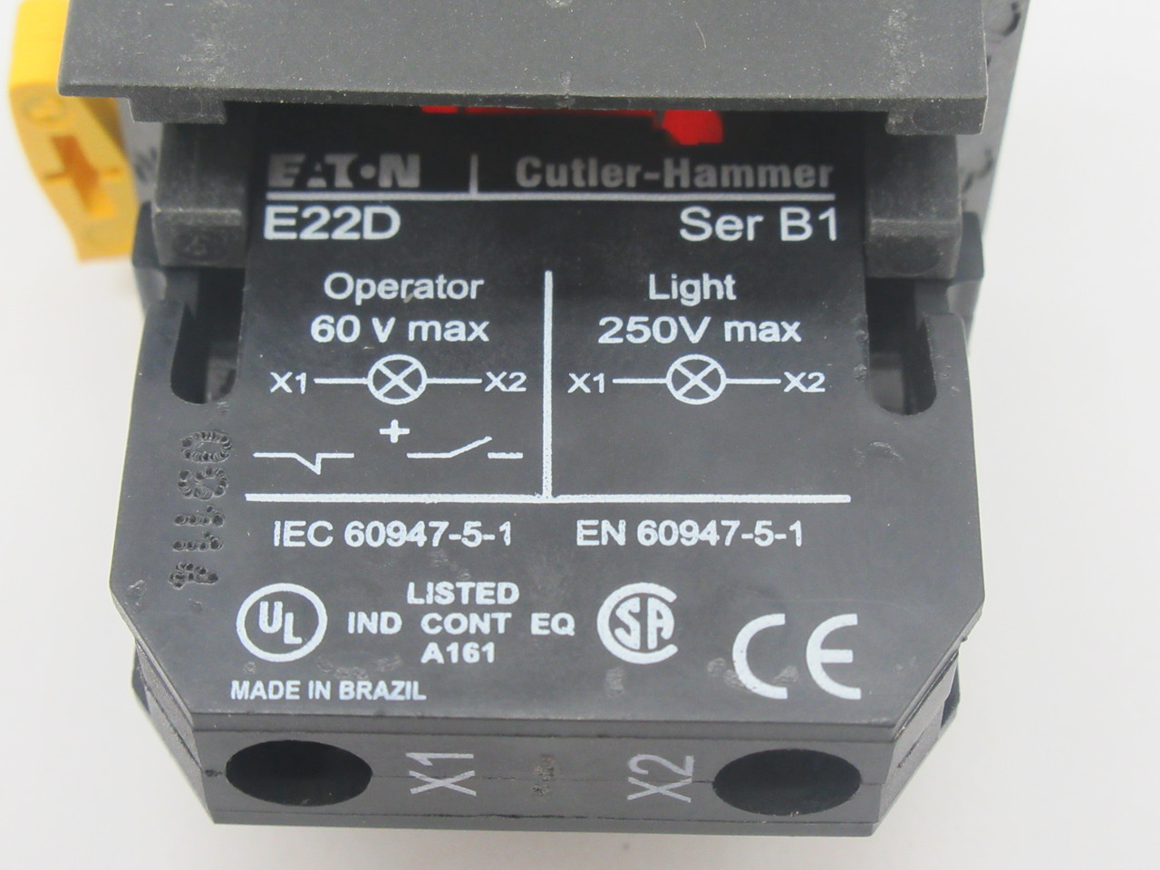 Eaton Cutler-Hammer E22H22X43 Indicating Light LED Red 120VAC USED