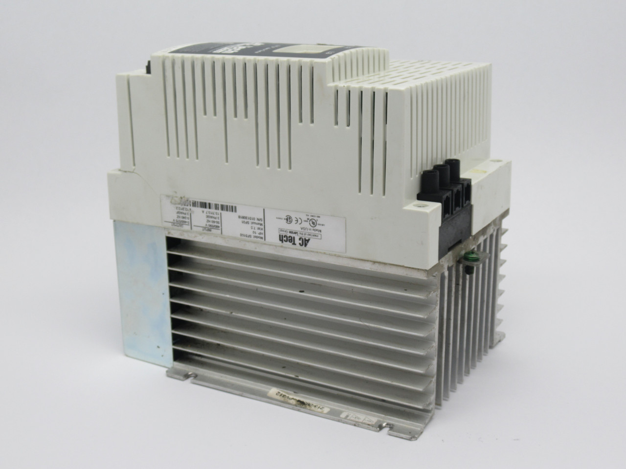 Lenze SF5100 AC Drive 10HP 3Ph 0-460/575V 12.2A 0-240Hz *CRACKED FRAME* USED