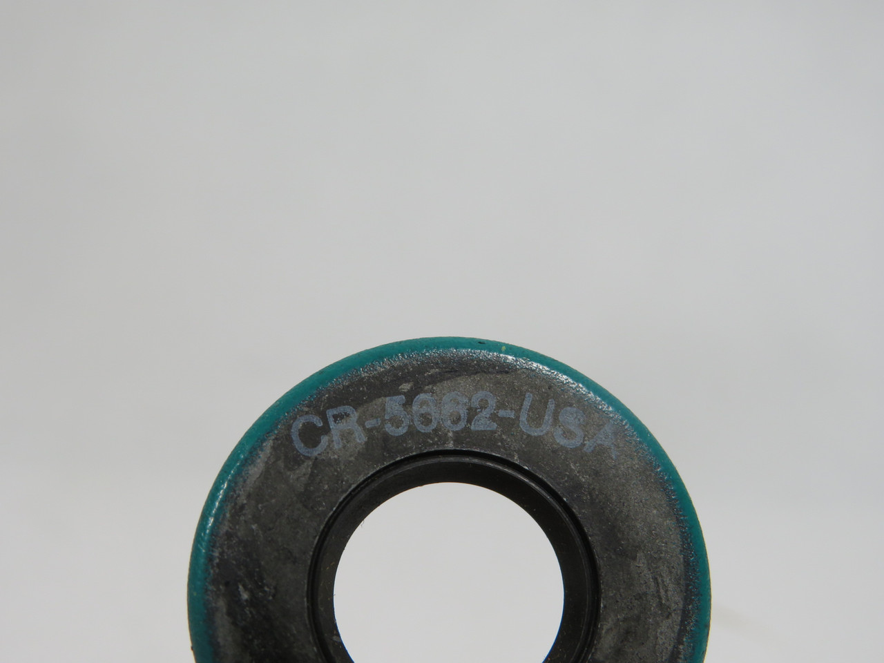 Chicago Rawhide 5662 Oil Seal 0.563" ID 1.124" OD 0.25" W SHELF WEAR NEW