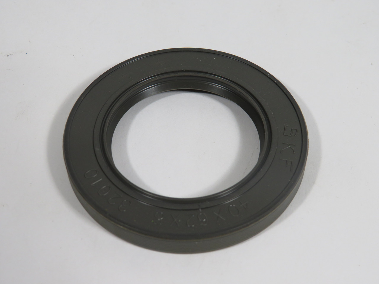 SKF 563930 Nitrile Oil Seal 40mm ID 62mm OD 8mm W NEW