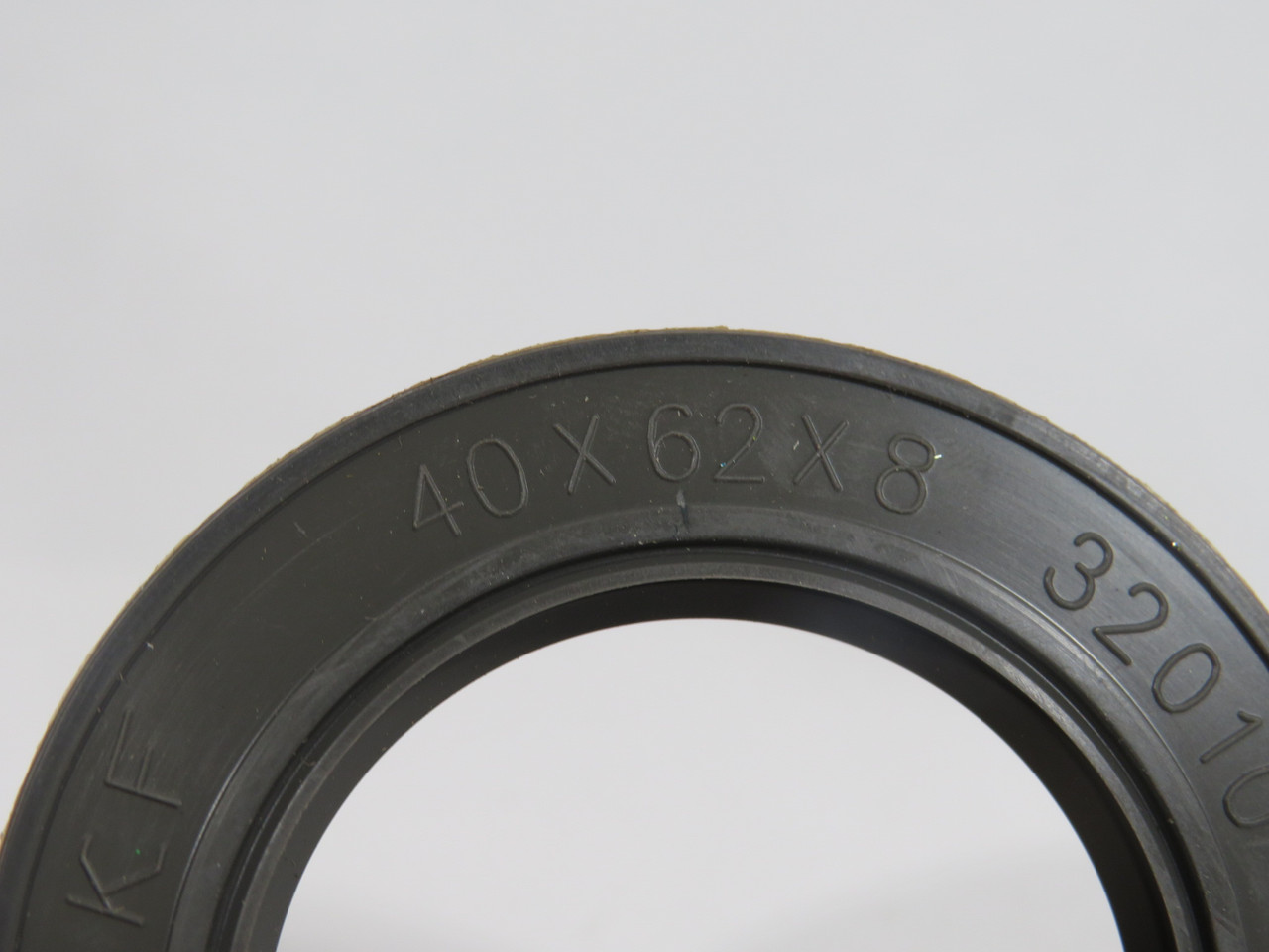 SKF 563930 Nitrile Oil Seal 40mm ID 62mm OD 8mm W NEW