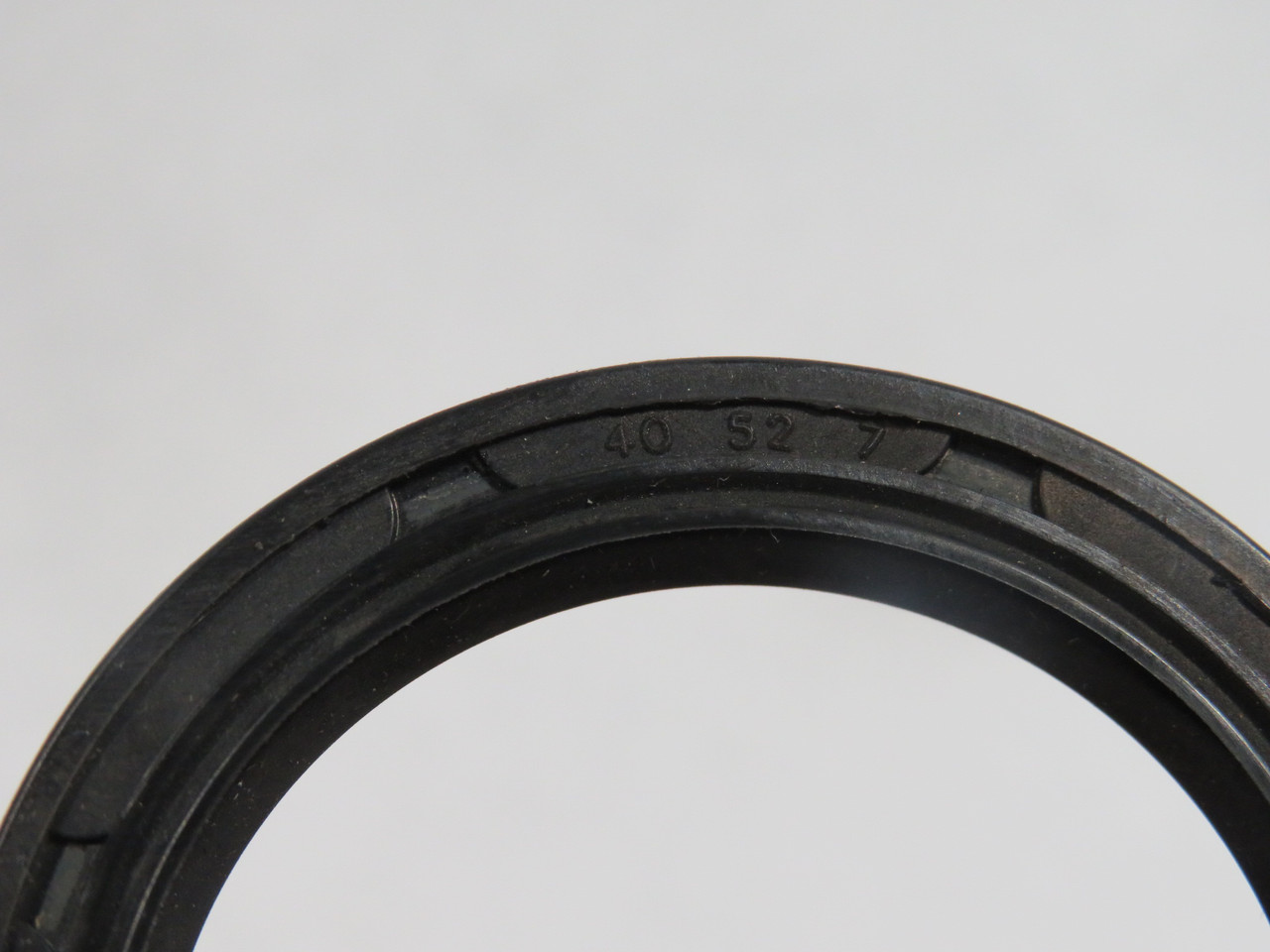 Chicago Rawhide 15801 Nitrile Oil Seal 40mm ID 52mm OD 7mm W NEW