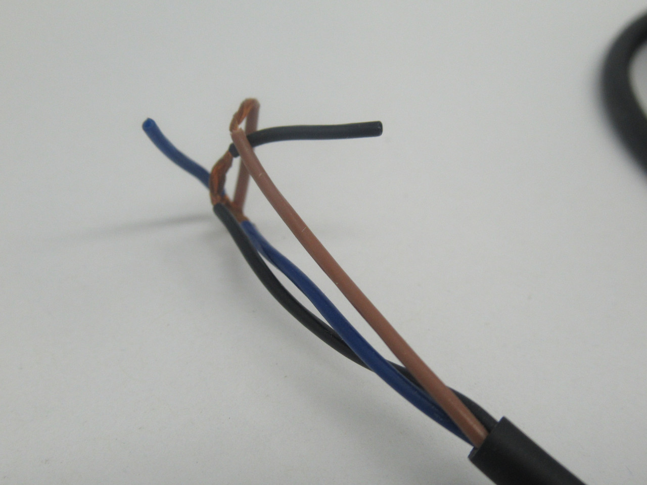 Takex GR02SPN Photosensor w/ Built-In Amplifier 20cm Range *DAMAGED BOX* NEW