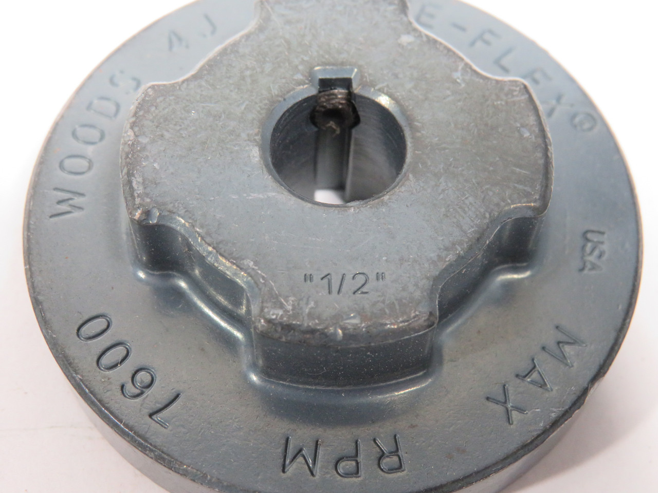 TB Wood's 4J12 Sleeve Coupling Flange 1/2" Bore 2.5" OD 55/64" LTB USED