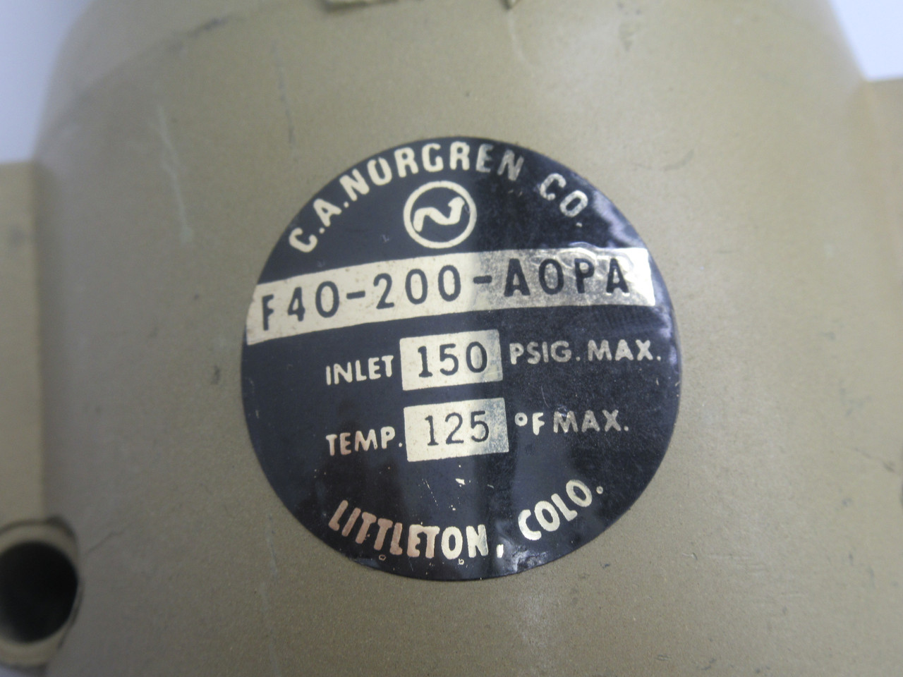 C.A. Norgren F40-200-A0PA Air & Oil Filter Regulator 150PSIG SHELF WEAR USED