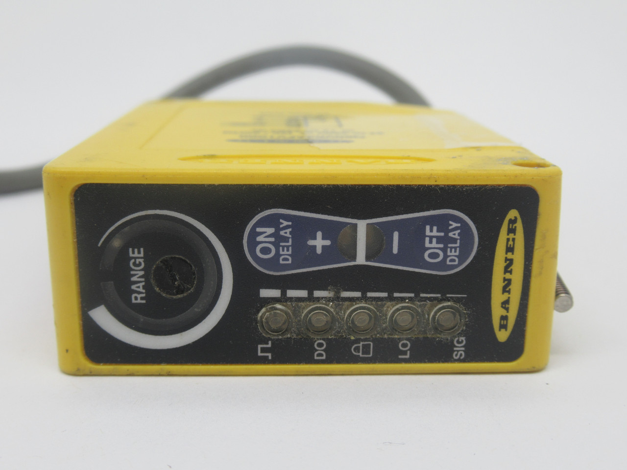 Banner Q60VR3AFV1000 Range Adjustable Field Sensor 200-1000mm Range 1.9m L USED