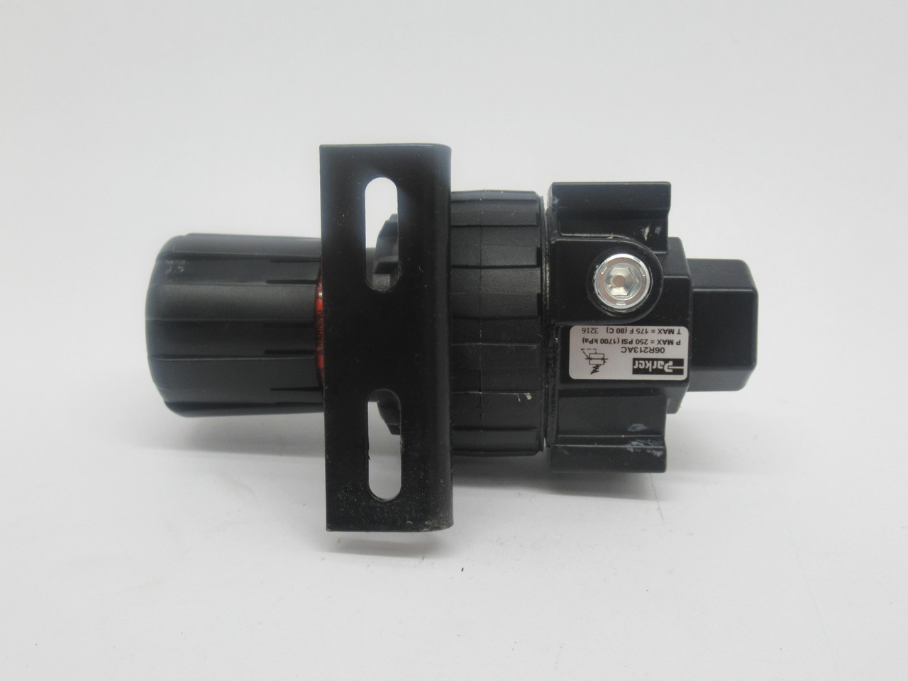 Parker 06R213AC Compressed Air Regulator w/ Mount Bracket 3/8"NPT 125PSIG USED