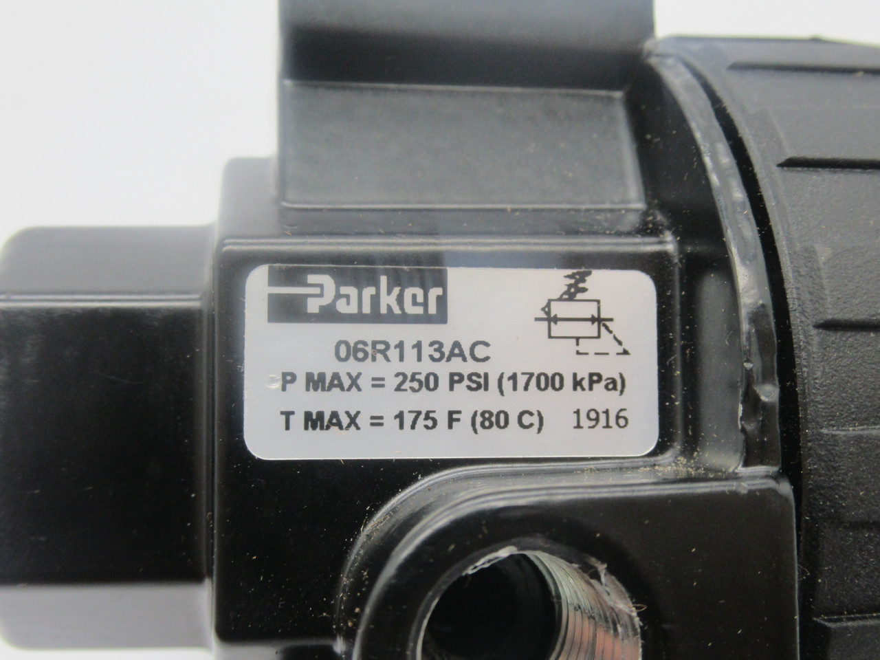 Parker 06R113AC Compressed Air Regulator 1/4" NPT 125PSIG Range USED