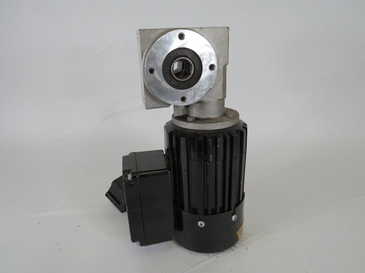 Bodine 0.09kW 1700RPM 575V 0.46A 60Hz C/W Speed Reducer 12:1 Ratio USED