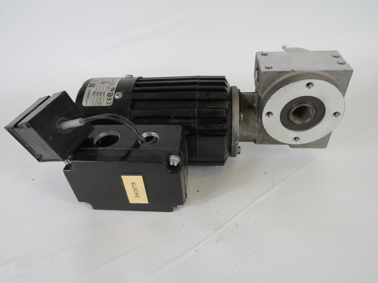 Bodine 0.09kW 1700RPM 575V 0.46A 60Hz C/W Speed Reducer & Motor Suppressor USED