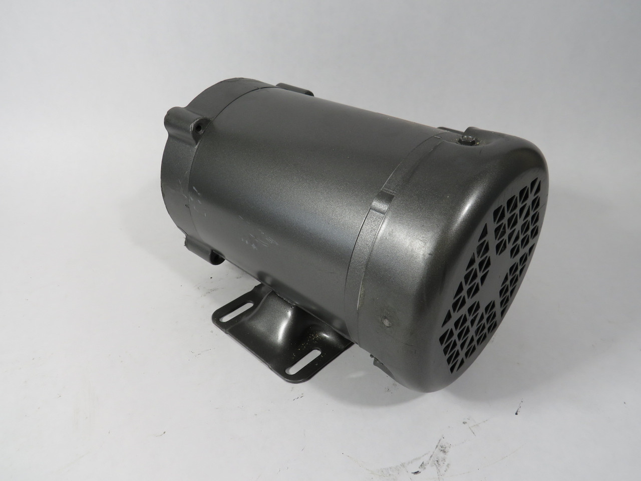 Baldor .75HP 1725RPM 208-230/460V 56C TEFC 3Ph 3.2-3/1.5A 60Hz No Key NOP