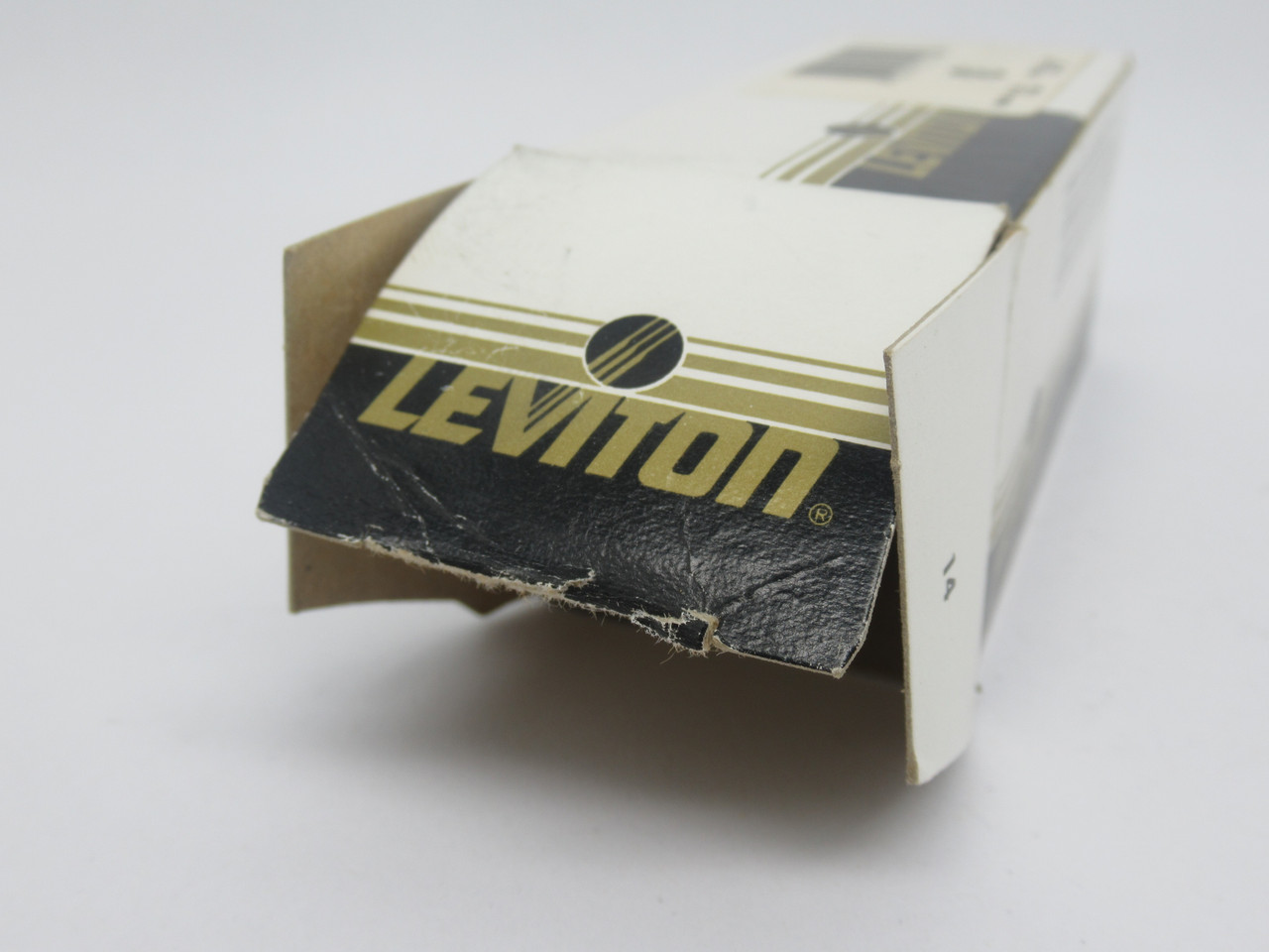 Leviton 18201-I Ivory Single Pole Toggle Switch 15A 347V *DAMAGED BOX* NEW