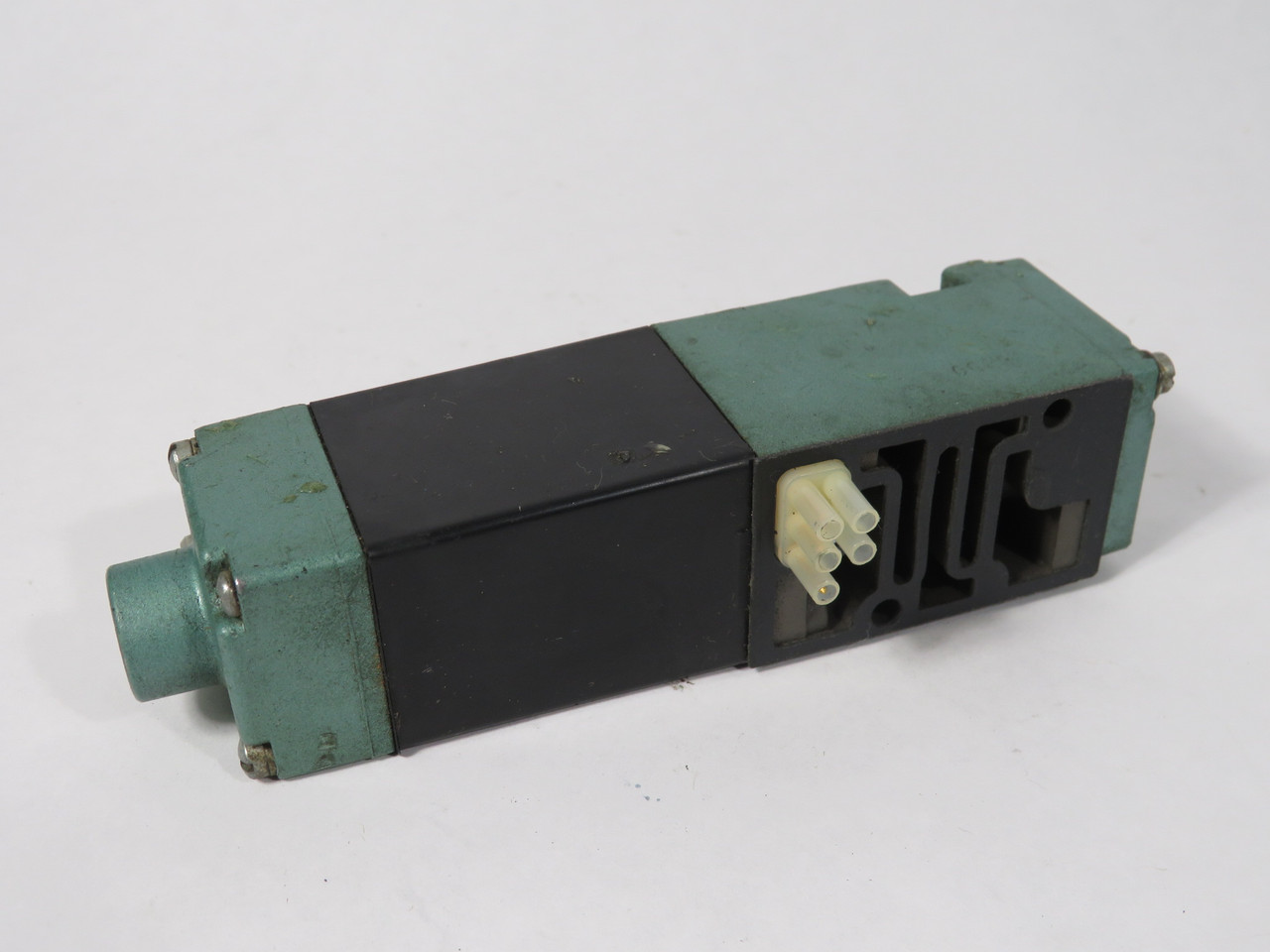 Numatics 081SA400M Solenoid Valve 24VDC 0.25A 6.0W USED