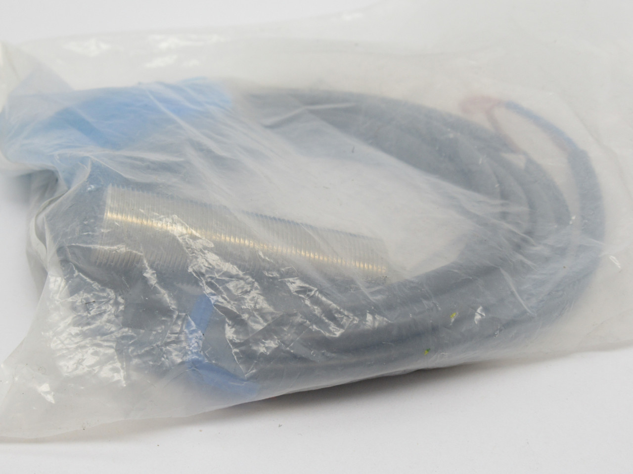 Omron E2E2-X7D1 Proximity Sensor 12-24VDC 7mm Range 2m Length NWB