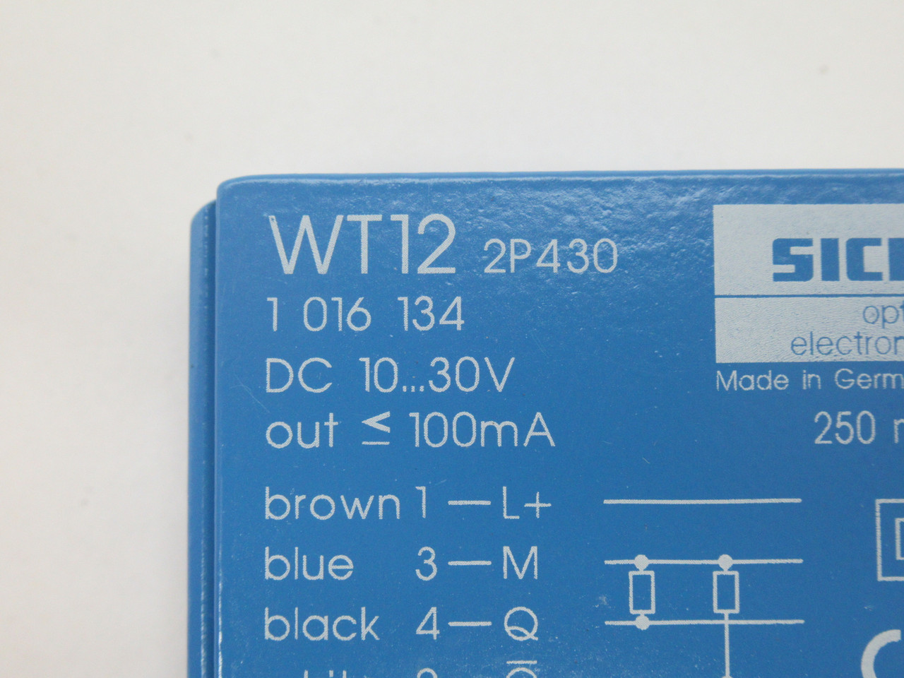 Sick WT12-2P430 1016134 Photoelectric Proximity Sensor 10-30VDC 100mA 250mm USED