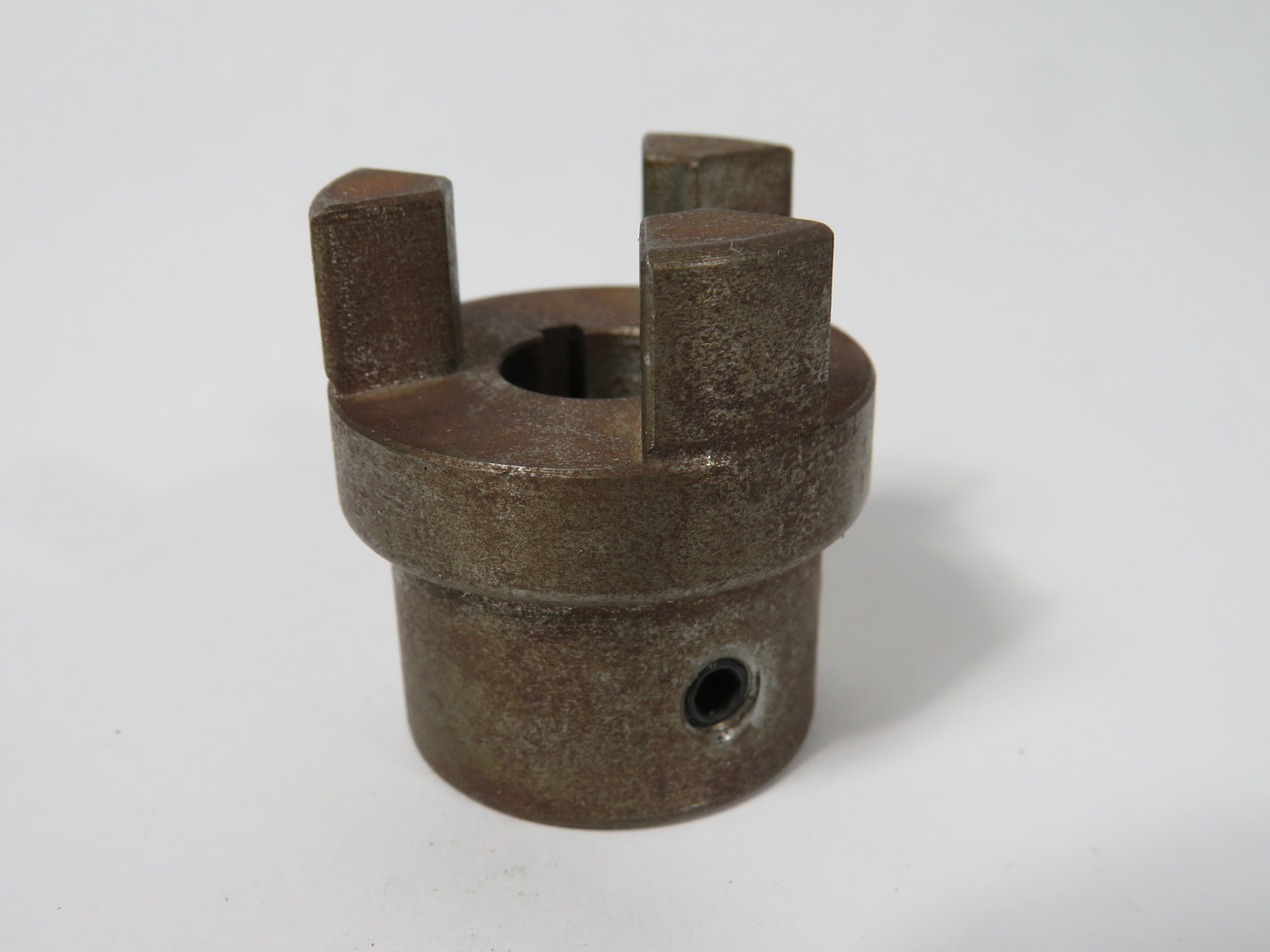 Boston FC15-9/16 Jaw Coupling Hub 9/16" ID 1-1/4" Hub 1-1/2" OD 1.031" LTB USED