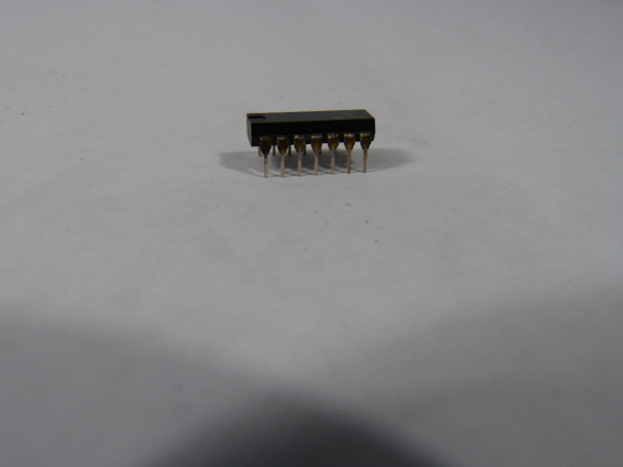 Texas Instruments SN7406N Plastic Dipped 14 Pin Integrated Circuit USED