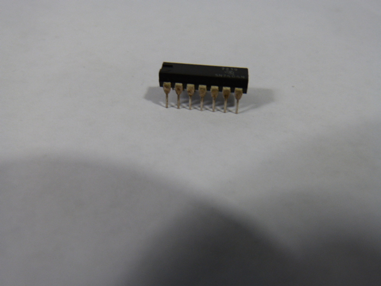 Texas Instruments SN7404N Plastic Dipped 14 Pin Integrated Circuit USED