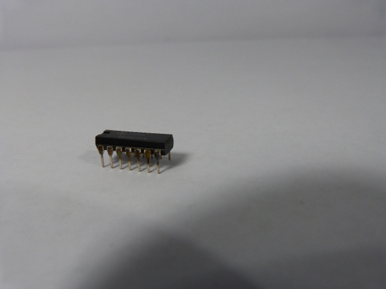 Texas Instruments SN74L00N Plastic Dipped 14 Pin Integrated Circuit USED