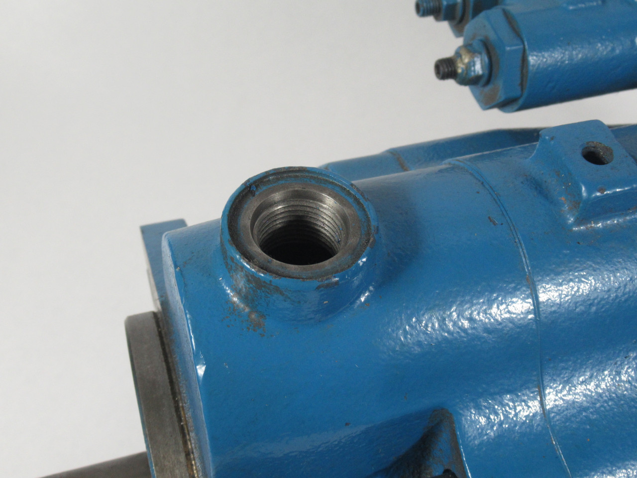 Sentinel PVM081ER09ES02AAB28240000A0A Open Circuit Axial Piston Pump USED