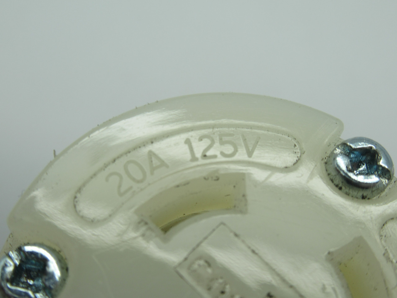 Cooper CWL520C Hartlock Connector Body 20A 125V 3W 2P USED