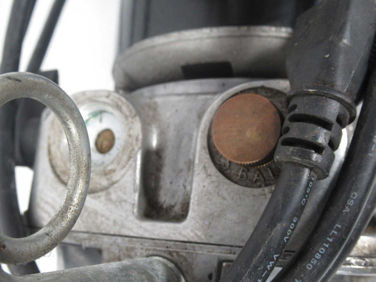 JB Platinum DV-200N Vacuum Pump C/W 1/2HP 1725RPM Motor USED