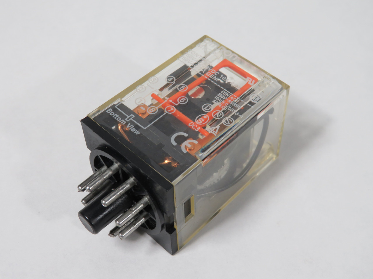 Omron MK2P-I-DC24 Plug-In Relay 24VDC 7/10A 8-Pin USED