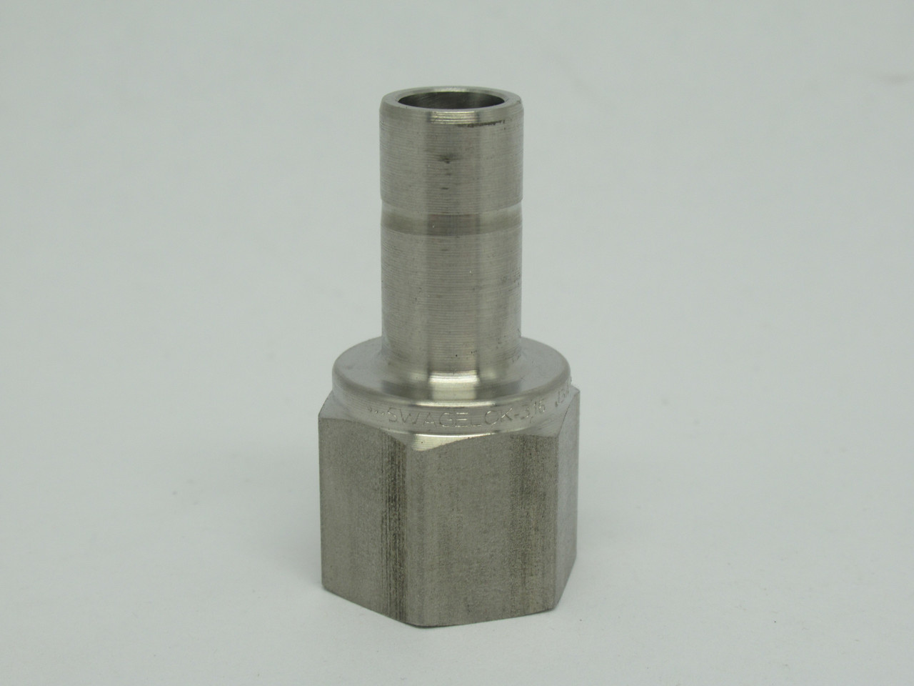 Swagelok SS-10-TA-7-8 Tube Fitting Adapter 5/8" Tube x 1/2" Female NPT USED