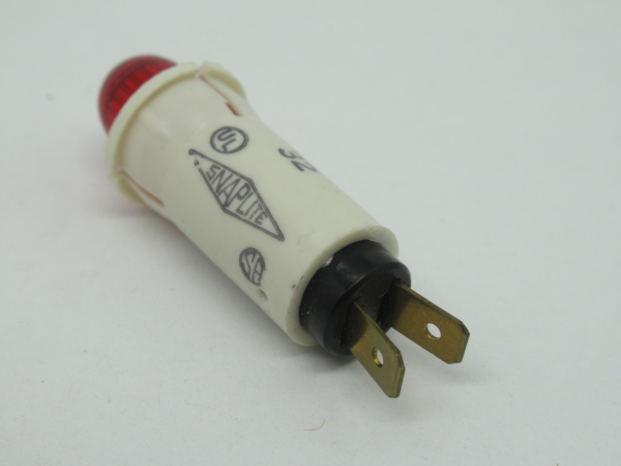 Leecraft 32-2211T Snaplite Indicator Light RED 125V 1/3W USED