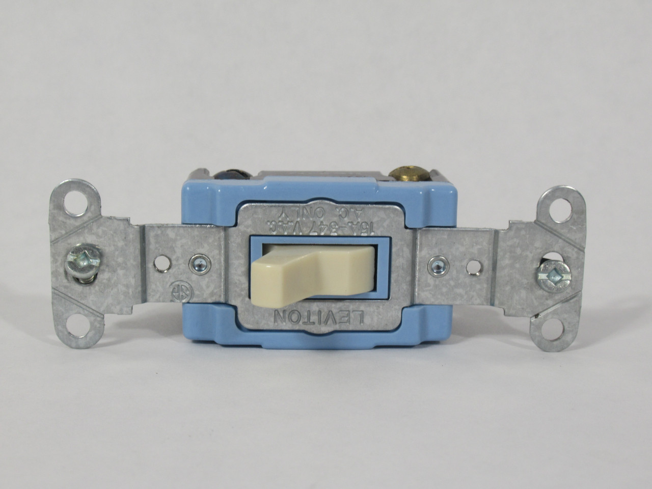 Leviton 18204-I 4-Way Toggle Switch Ivory 15A 347VAC NEW